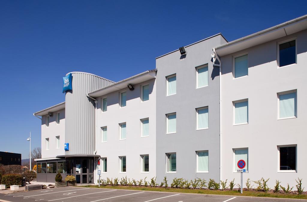 Ibis Budget Clermont Ferrand Nord Riom Exterior photo
